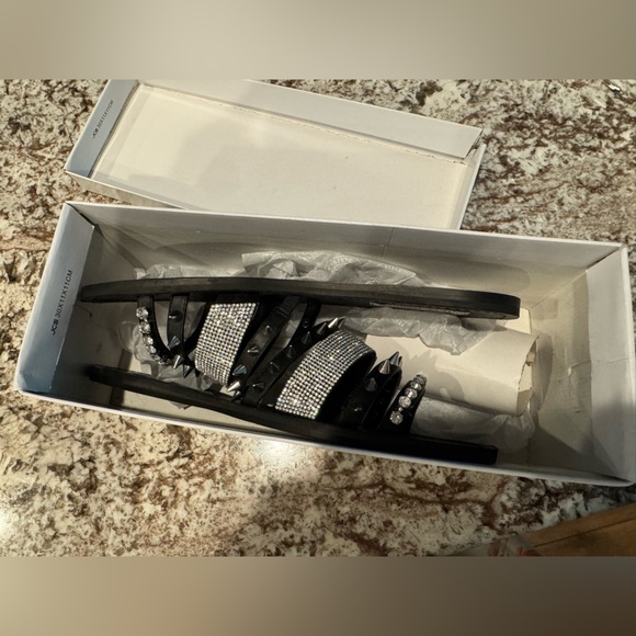 Steve Madden Lindy Sandals 🖤 - Picture 3 of 6